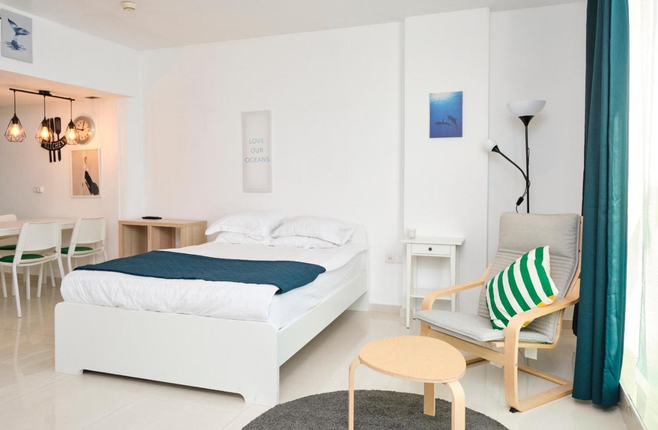 Sunny Sea View Studio Apartamento Herzelia Exterior foto