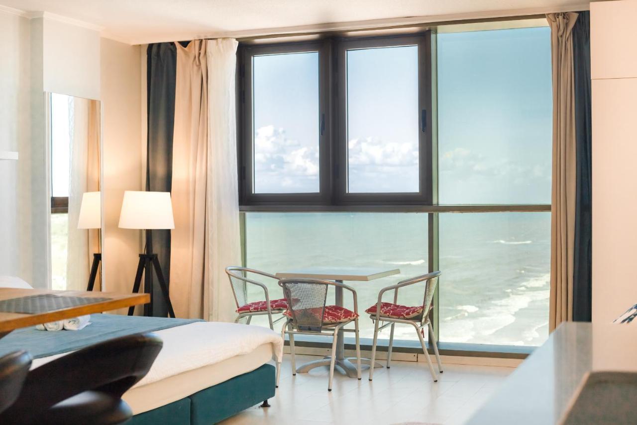 Sunny Sea View Studio Apartamento Herzelia Exterior foto