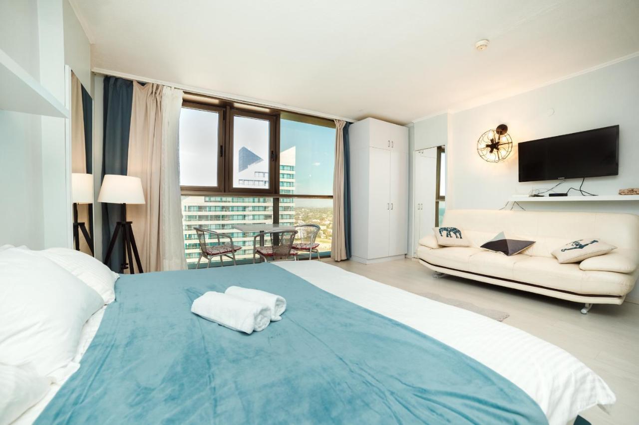 Sunny Sea View Studio Apartamento Herzelia Exterior foto